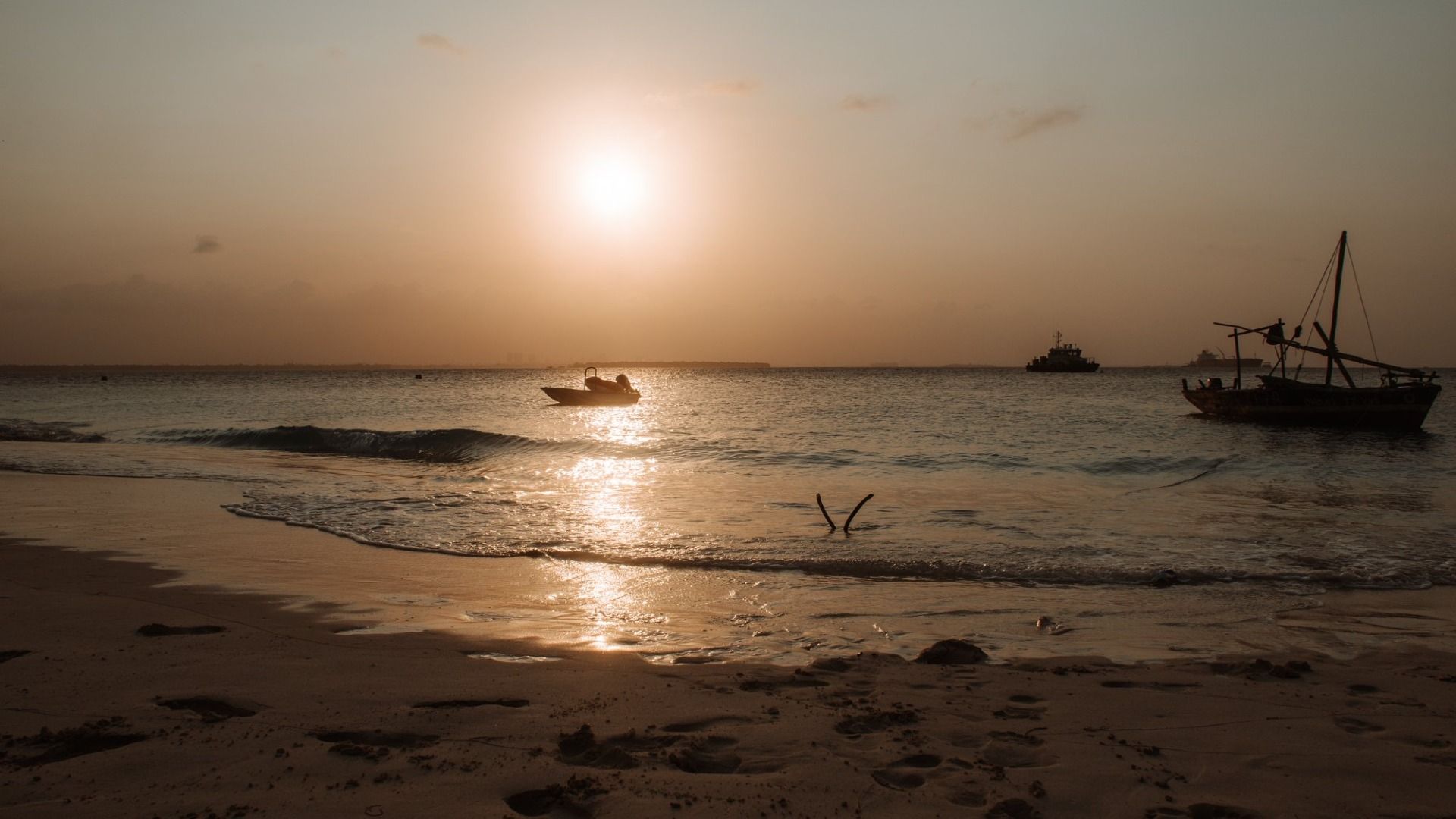 SINDA ISLANDS FULL-DAY TOUR