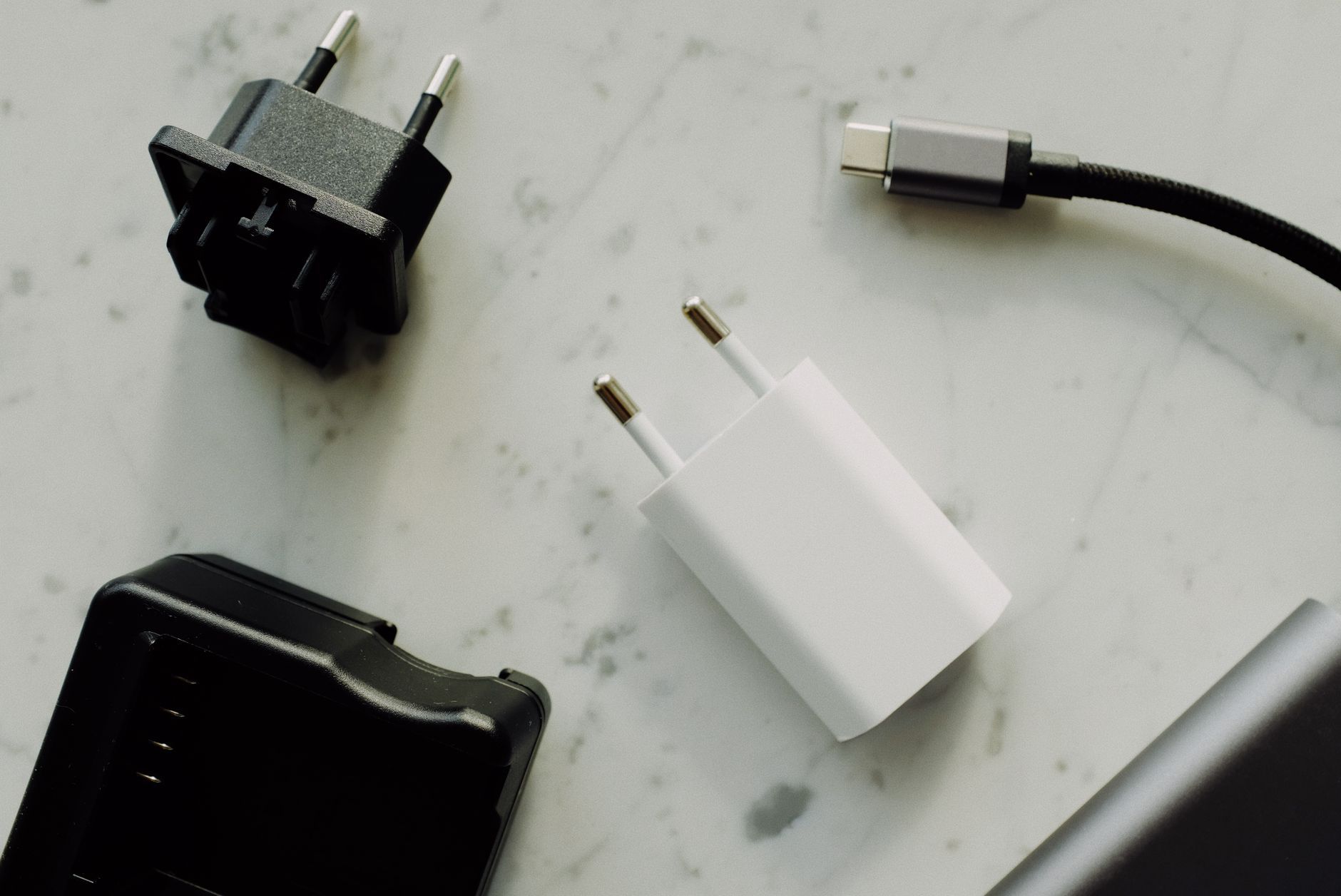 1. 🏆 My Top Pick: STATIK GloboCharge Travel Adapter - Travel Gears blog