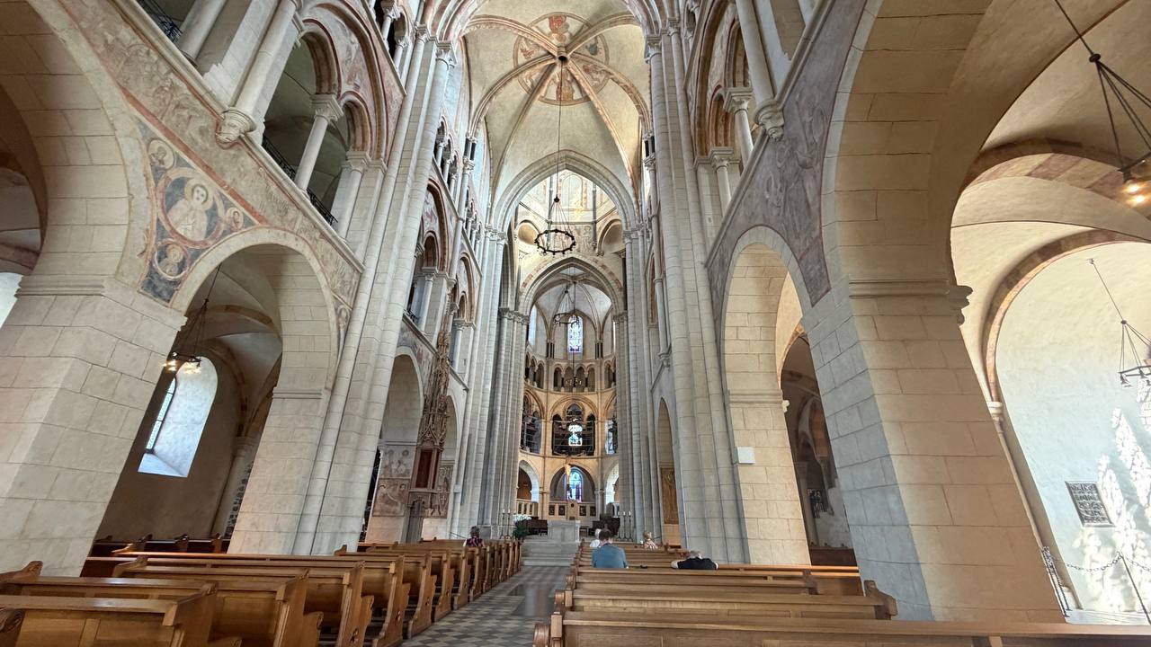 Limburg Cathedral interior