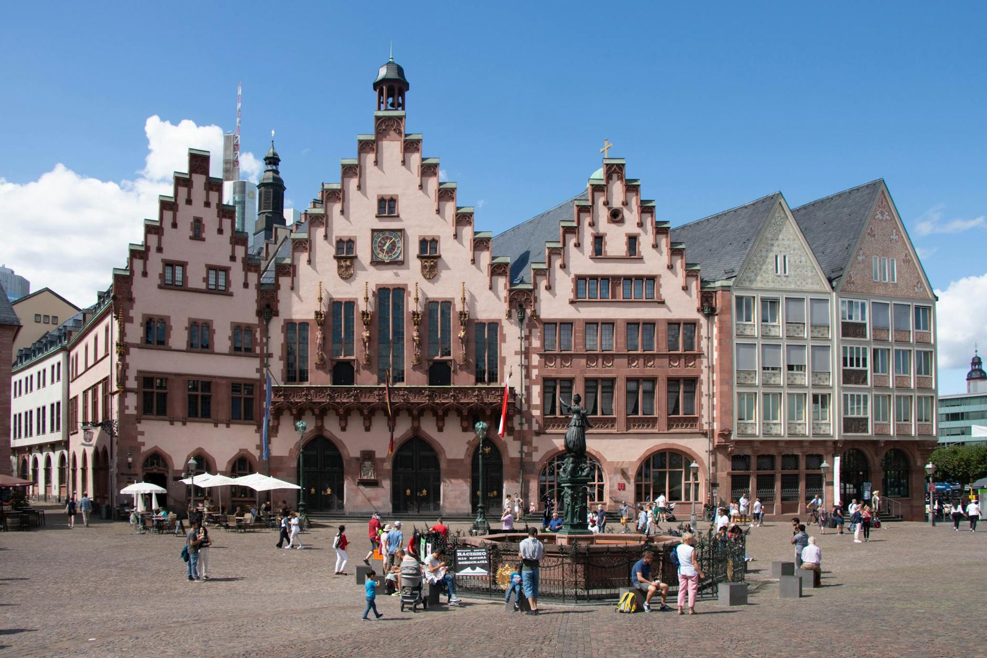 100+ Frankfurt Instagram Captions for Your Germany Photos