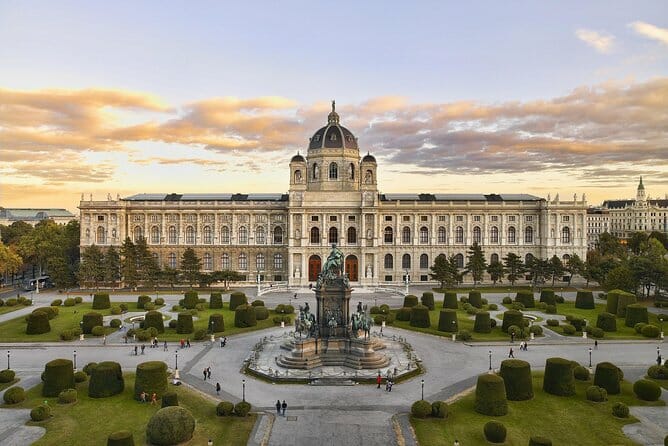 20+ Best Things to See in Vienna Austria (2026) - Kunsthistorisches Museum and Maria-Theresien-Platz