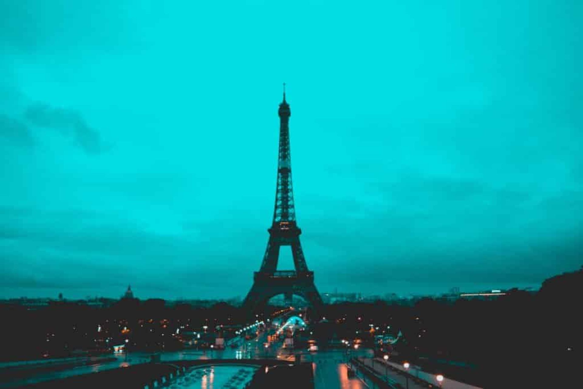 Top 10 Famous Landmarks in France for First-Time Visitors