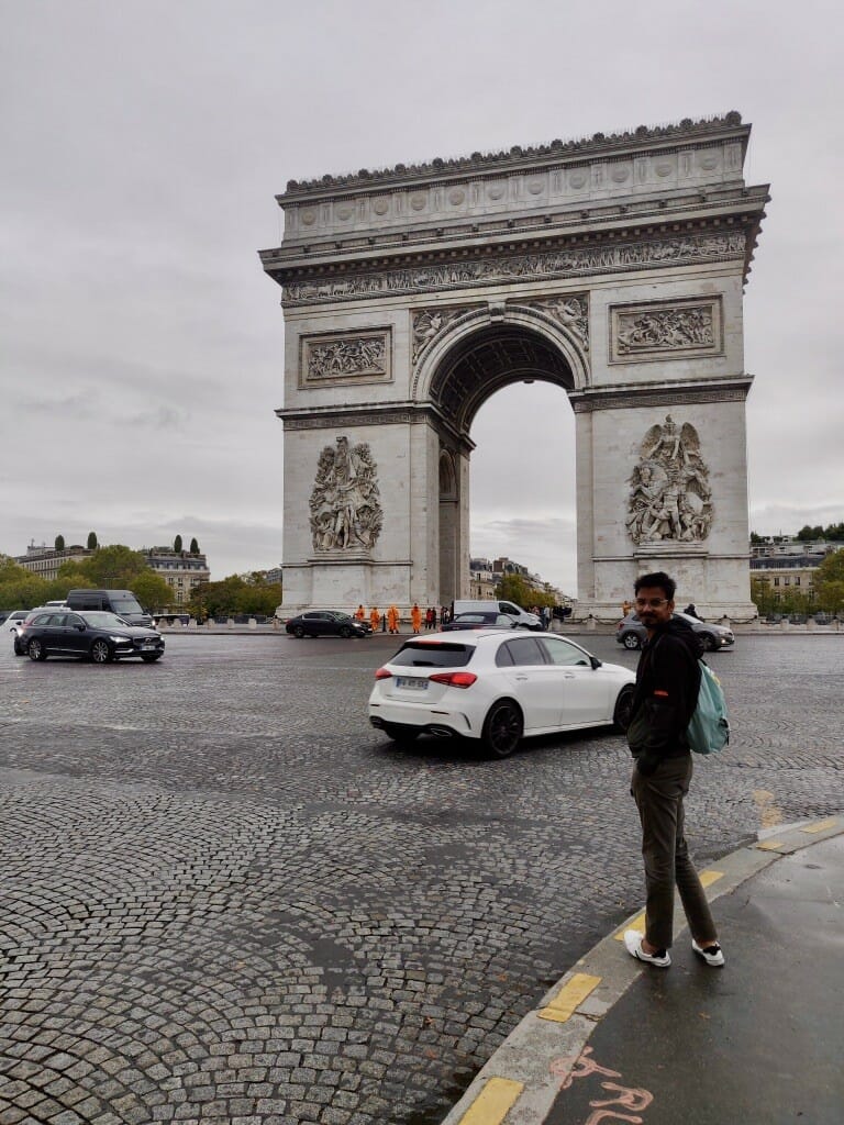 Arc De Triomphe Chasing Whereabouts