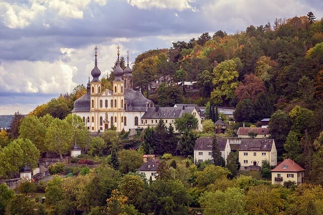 Wu%cc%88rzburg Chasing Whereabouts