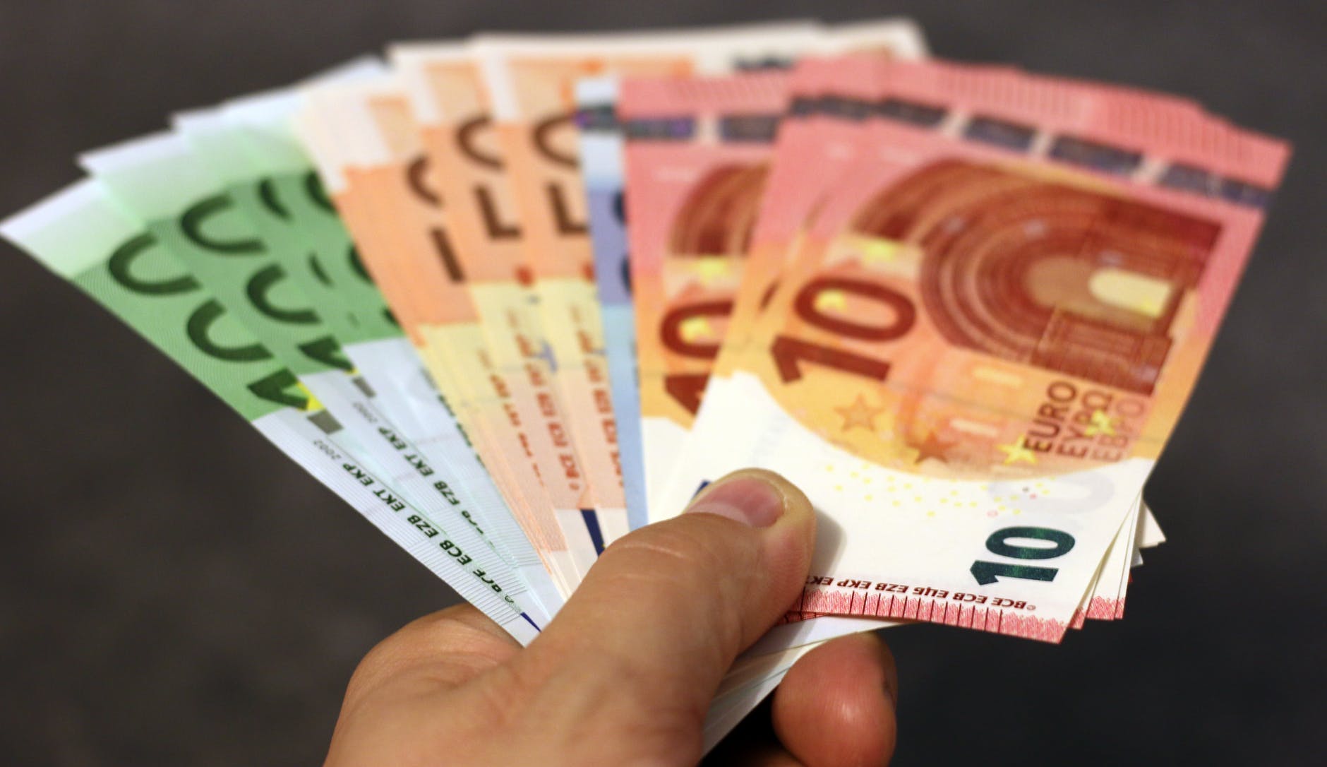 Frankfurt Layover Guide - Currency in Germany