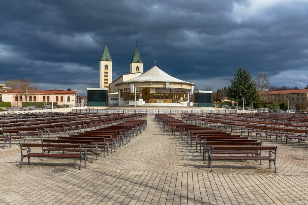 Church 6018603 1920