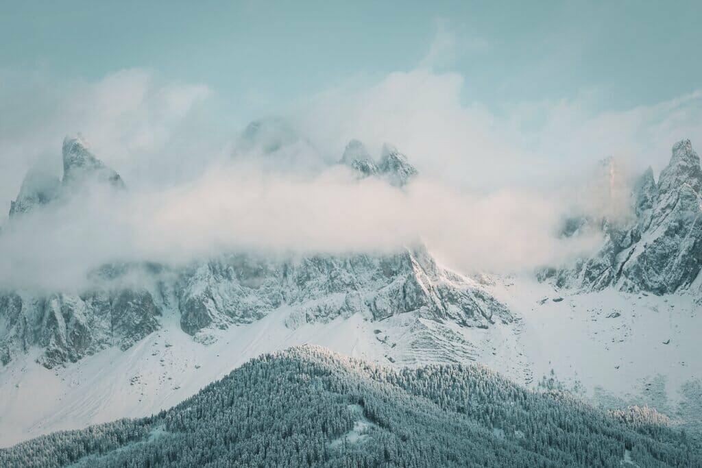 Does it Snow in Greece? How to Spend Winter in Greece ?