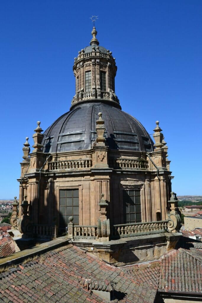 Top 10 Things to do in Salamanca Spain- Best Free Travel Guide - New Cathedral