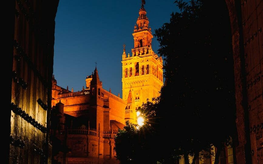 Seville Travel Guide: What to do in Seville Spain? - 2. La Giralda