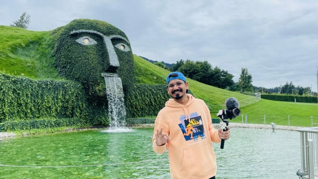 Attraction Of Swarovski Crystal World