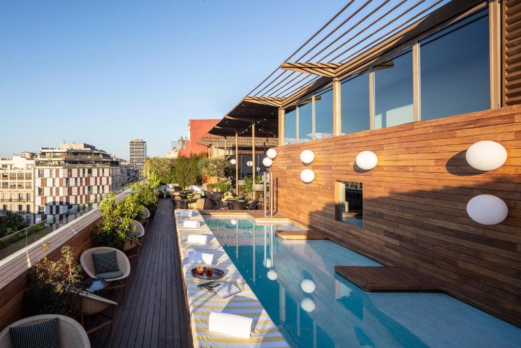 Romantic Places To Stay In Barcelona 1