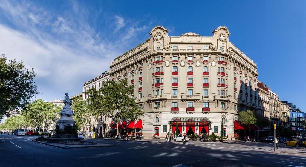Romantic Places To Stay In Barcelona 6