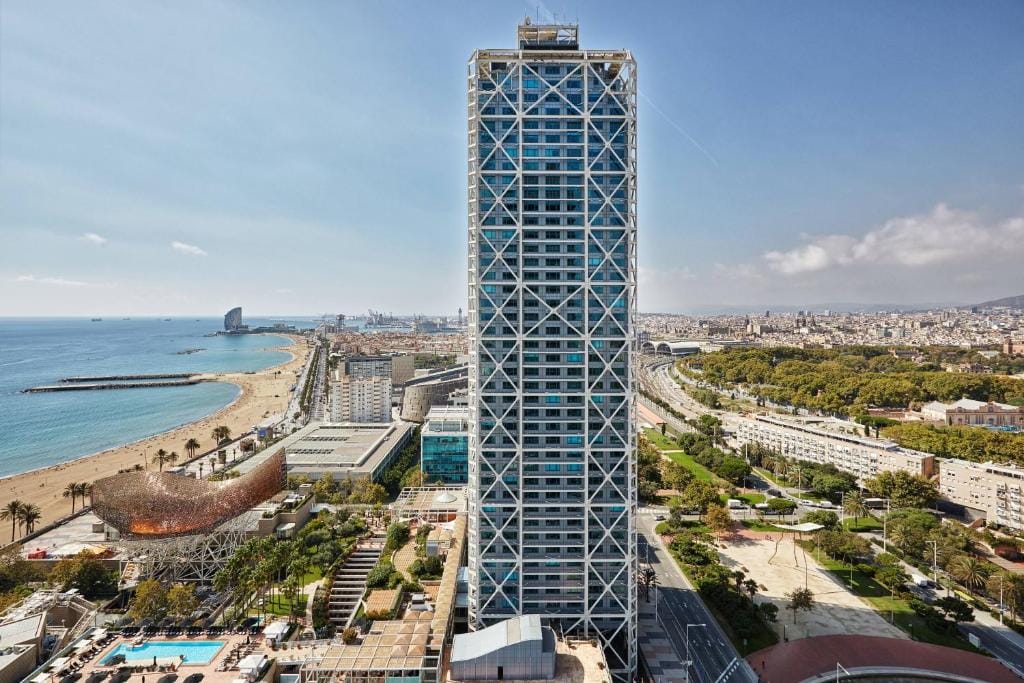 Romantic Places To Stay In Barcelona 7