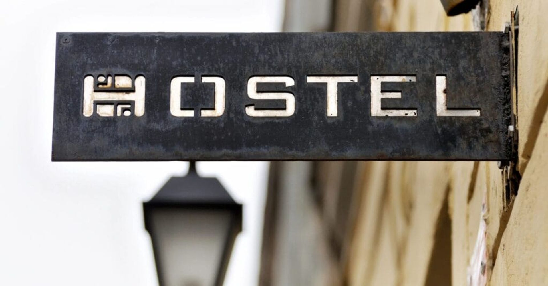 How to Keep Your Belongings Safe in Hostels: A Guide for Adventurous Travelers