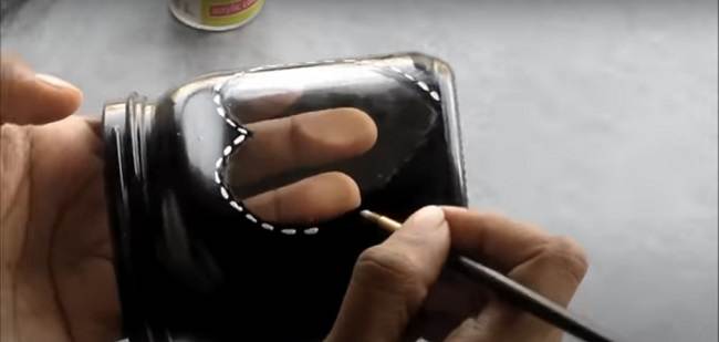 nutella kavanozu boyanıyor