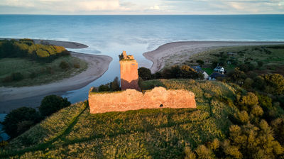 Red Castle (Lunan Bay)