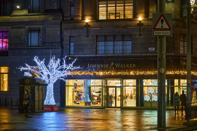 Xmas in Edinburgh - Johnnie Walker on Princes Street