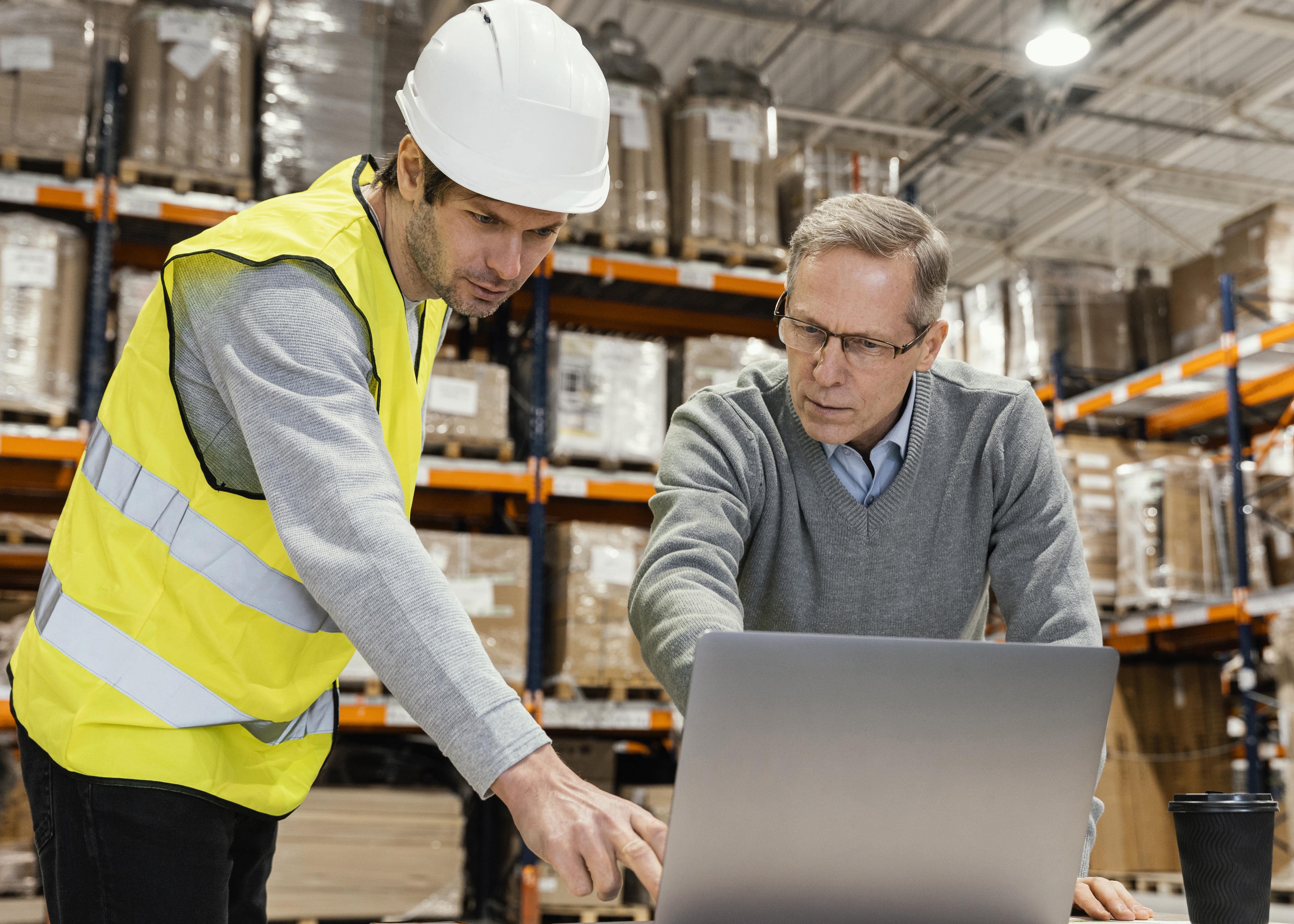 A Definitive Guide to B2B eCommerce for Manufacturers in 2025