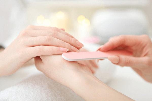 Wellness Maniküre - Peeling, Maske & Massage