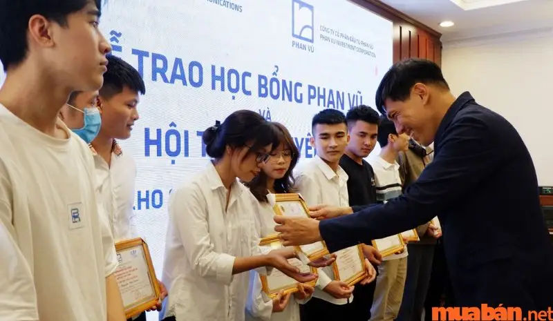 Học phí giao thông vận tải Cập nhật chi phí và cơ hội nghề nghiệp