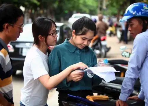 Hướng dẫn chi tiết cách photo bằng tốt nghiệp THPT và công chứng