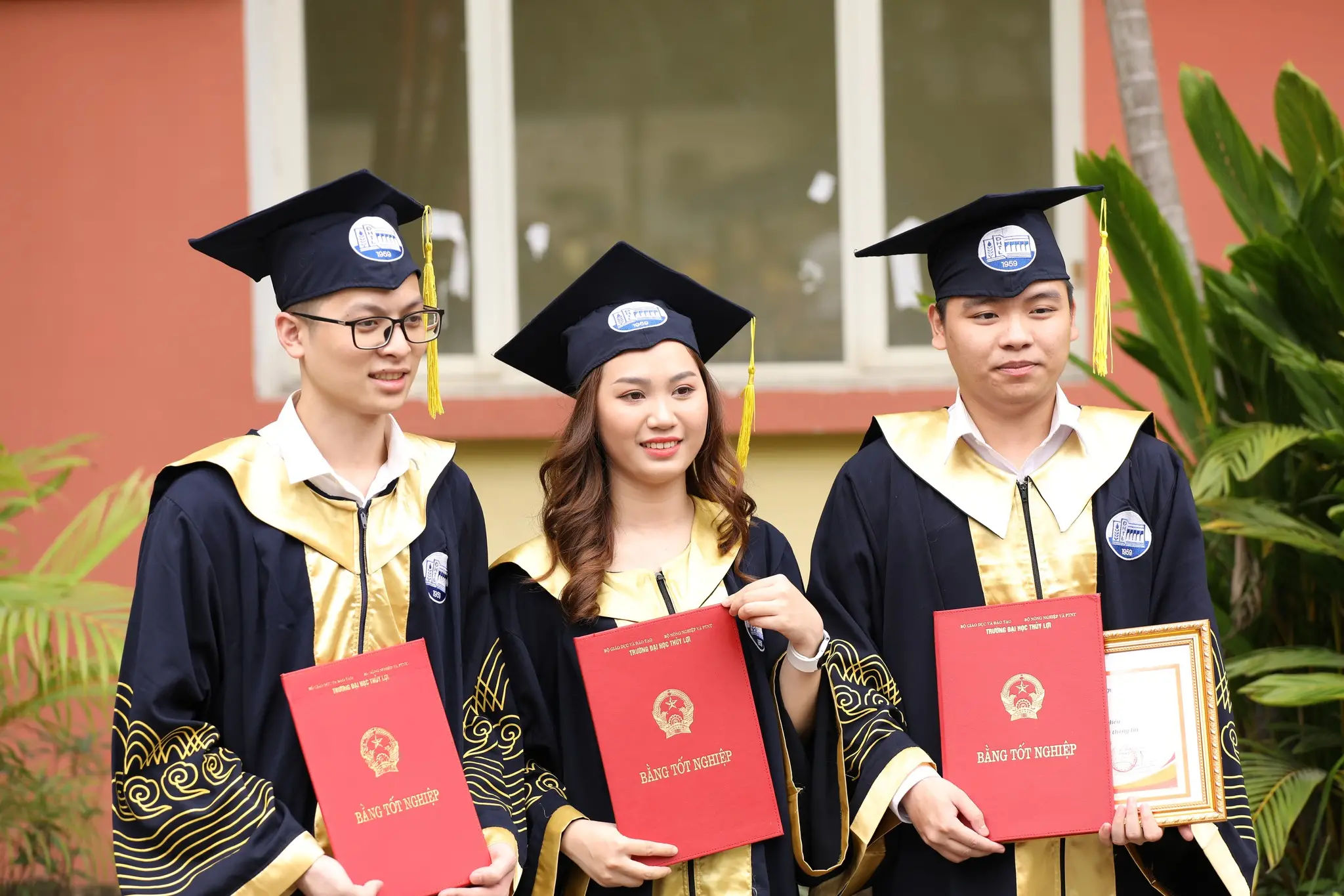 Làm Bằng Đại Học Có Hồ Sơ Gốc Uy Tín, Giá Rẻ