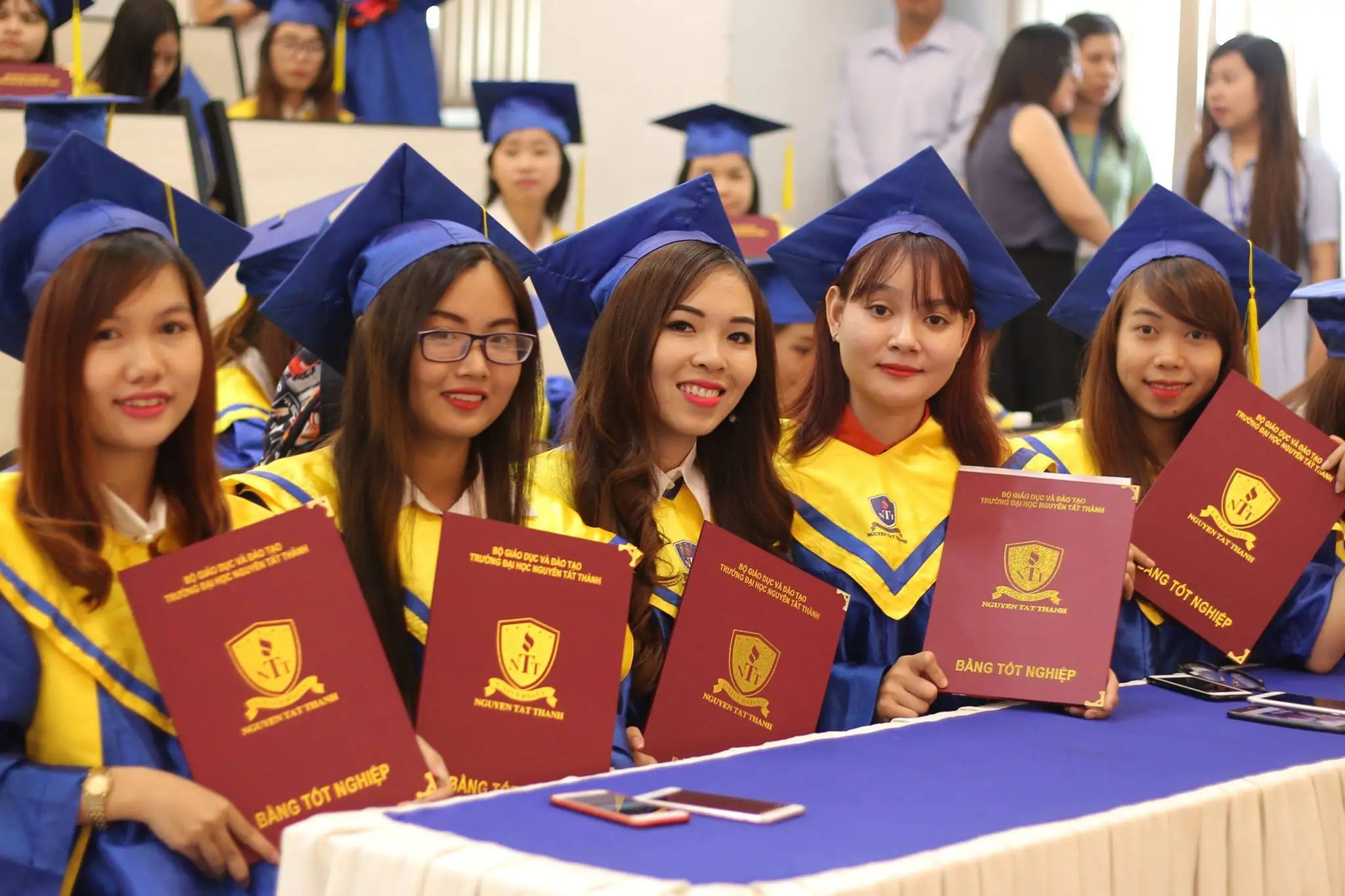 Làm bằng Đại học Nước ngoài - Uy tín, Giá rẻ Có Hồ sơ gốc