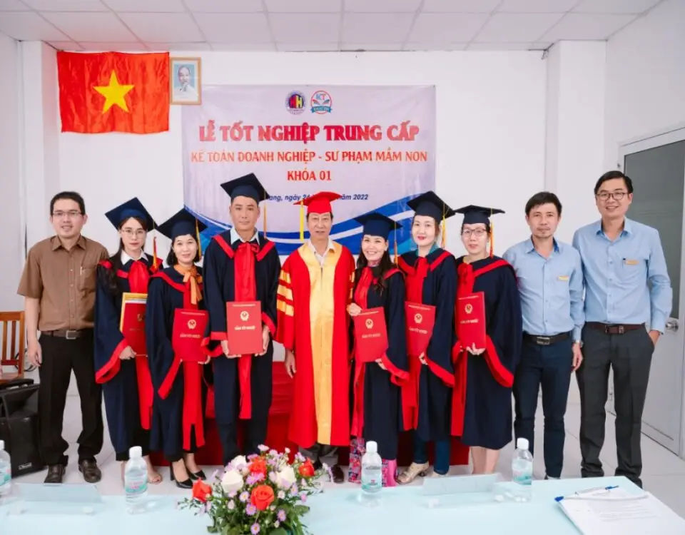 Mua Bằng Trung Cấp Có Hồ Sơ Gốc - NhanLamBangDaiHoc.com