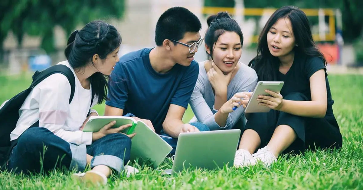 Thành Công Đến Khi Làm Bằng Đại Học