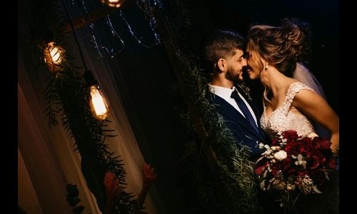 Planning a Perfect Engagement Party (With Budget Tips)