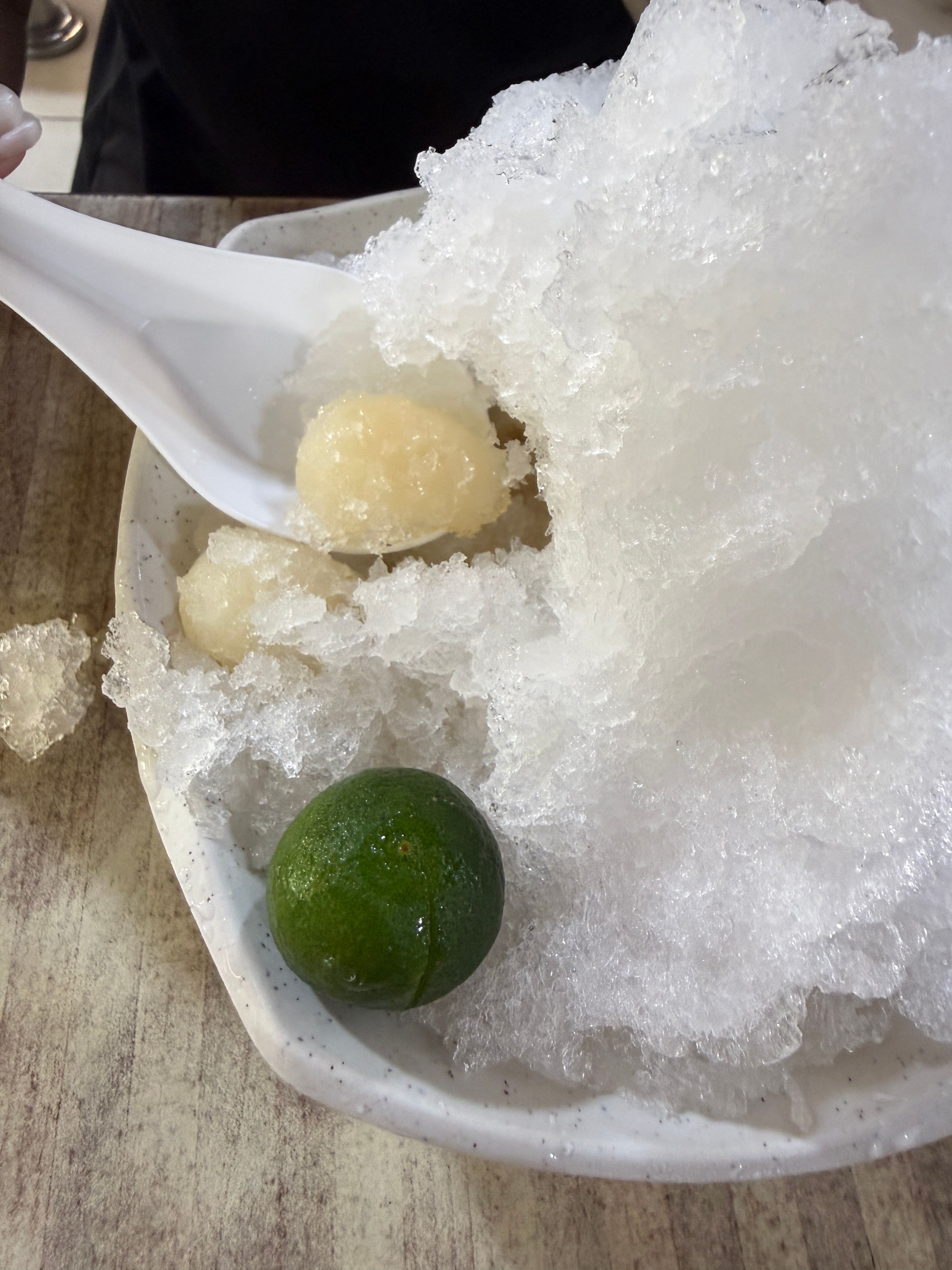 Hey Lulu Dessert ice longan with calamansi and longan on shaved ice