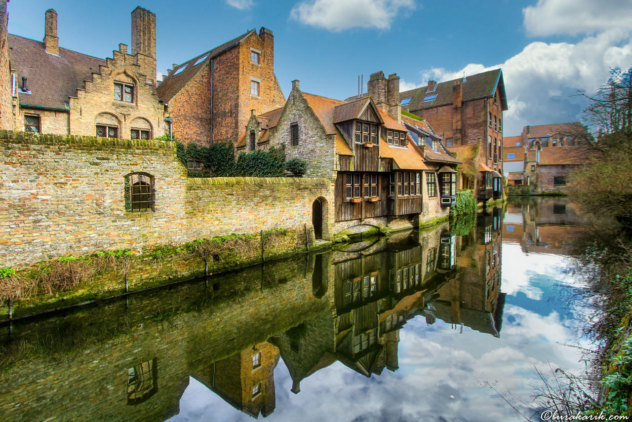 Brugge Reflections
