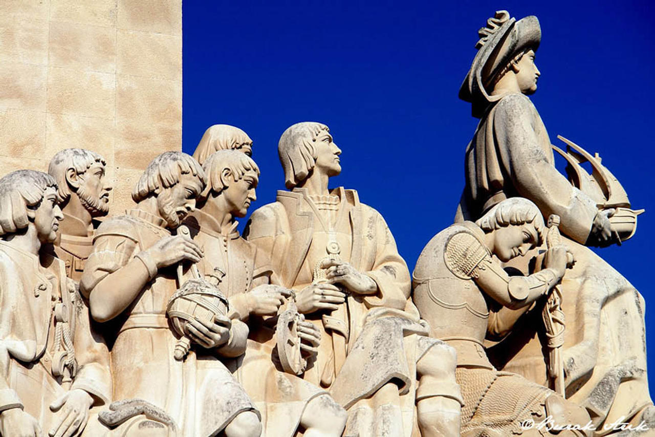 Discoveries Anıtı