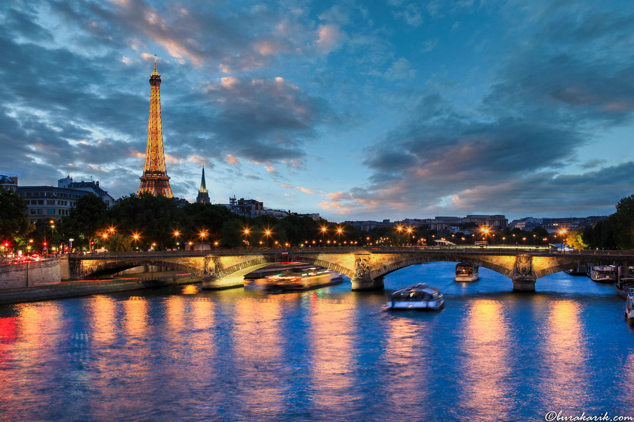 Paris as the day ends