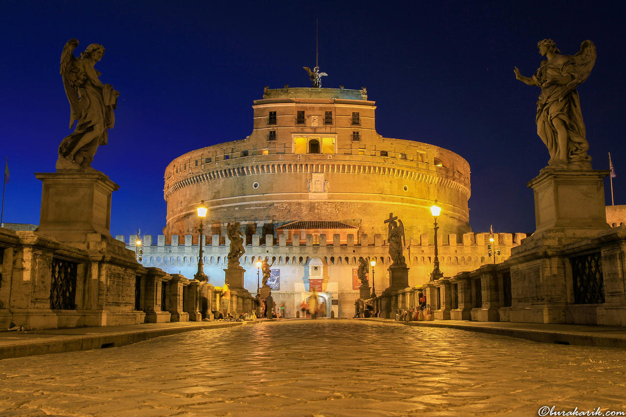 Approach to Castel Sant'Angelo