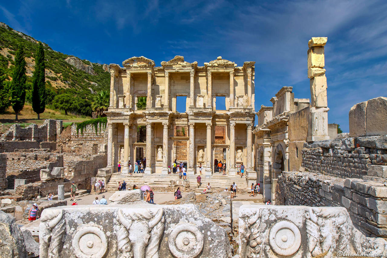 Efes Celsus Kütüphanesi
