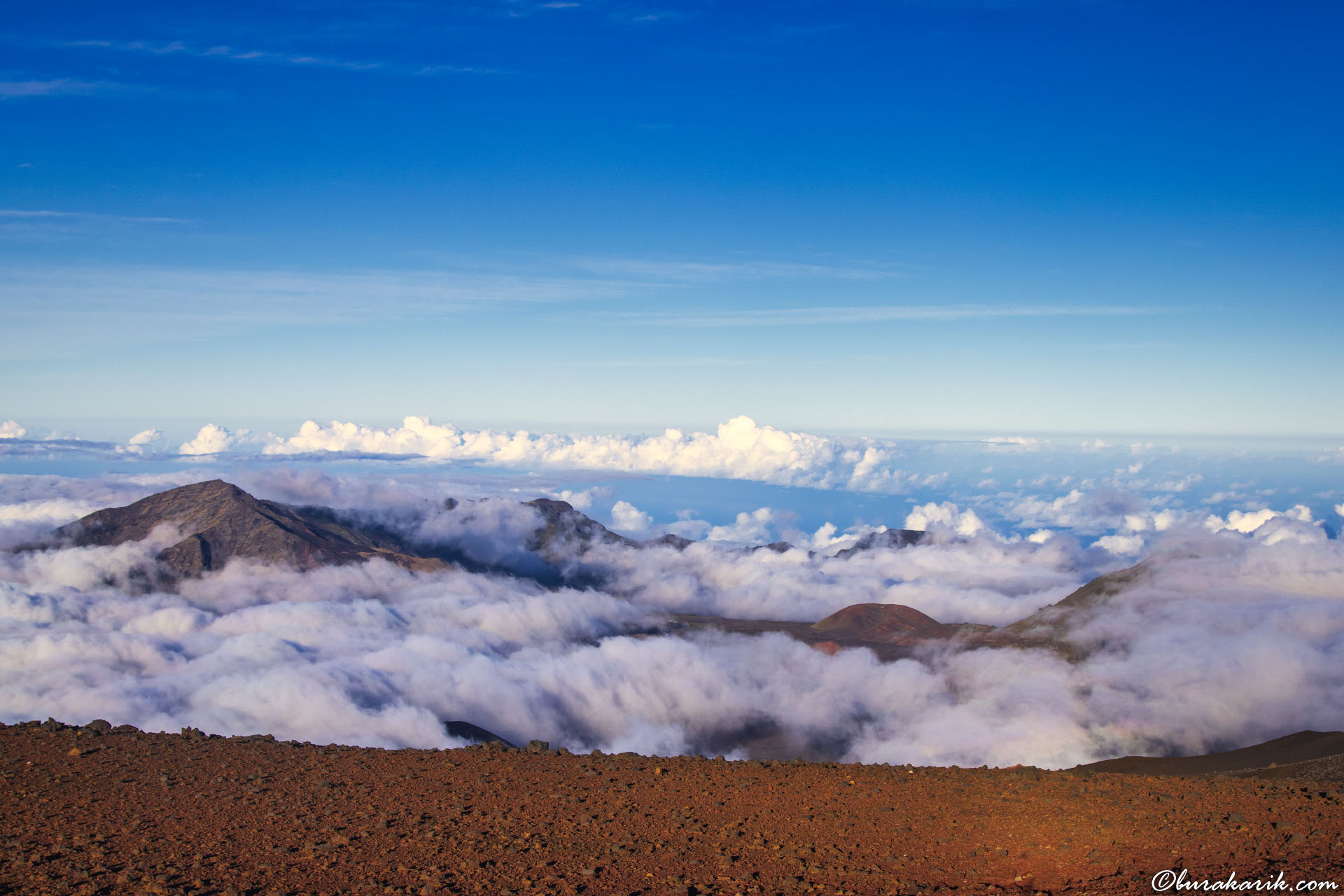 Haleakala Kraterinden Dumanlı Dağlar