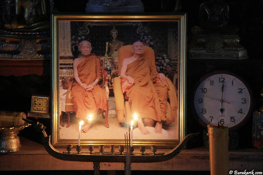 Monks at Big Buddha
