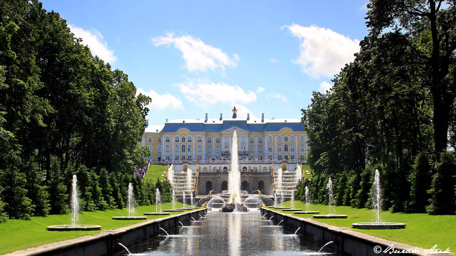 Peterhof Yazlık Sarayı