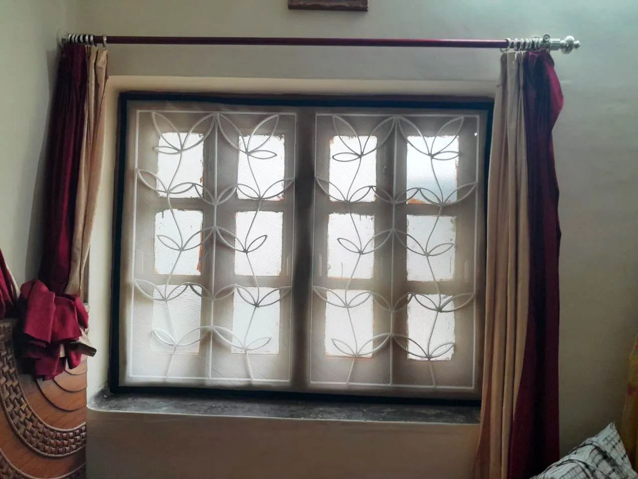 Low cost solution for mosquito net windows