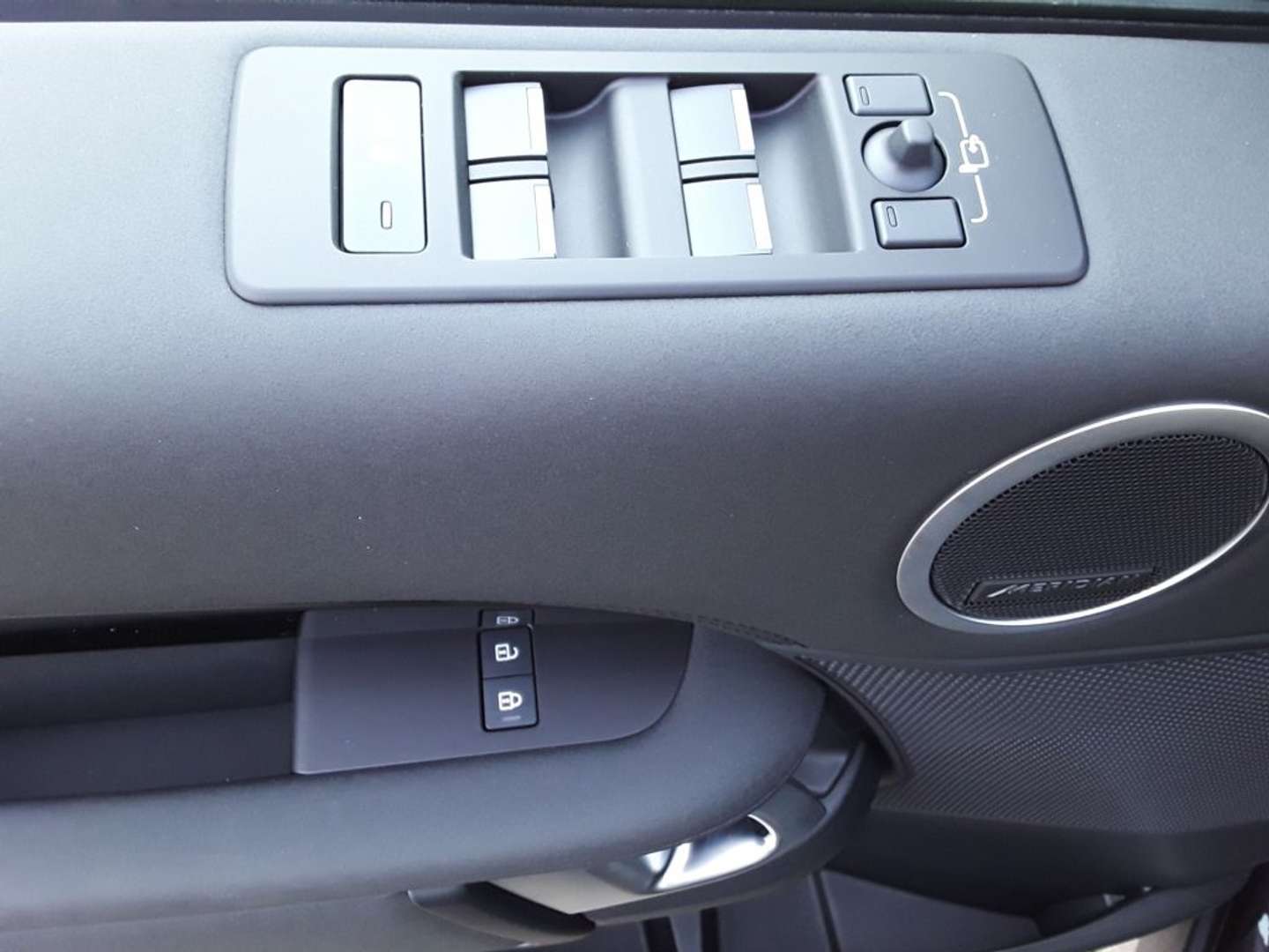 Land Rover Discovery S D250 - 2024 - Joinsteer - #14