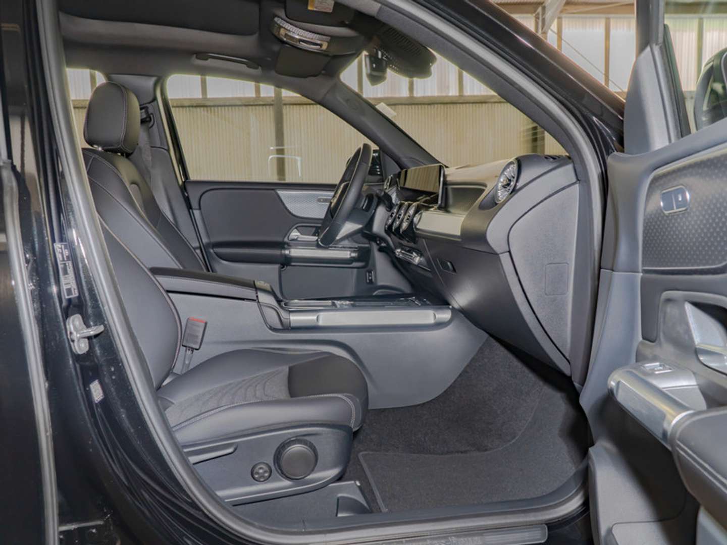 Mercedes GLB Progressive 200d - 2025 - Joinsteer - #4