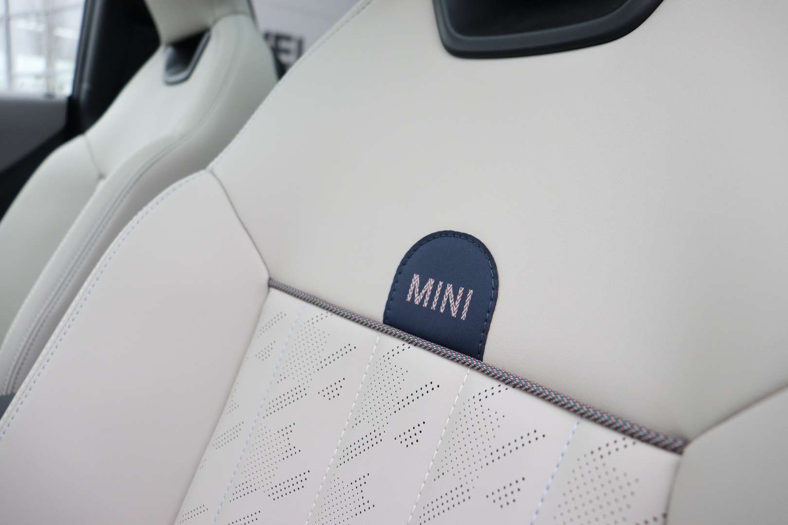 Mini Hatch Cooper Favoured Trim - 2025 - Joinsteer - #11