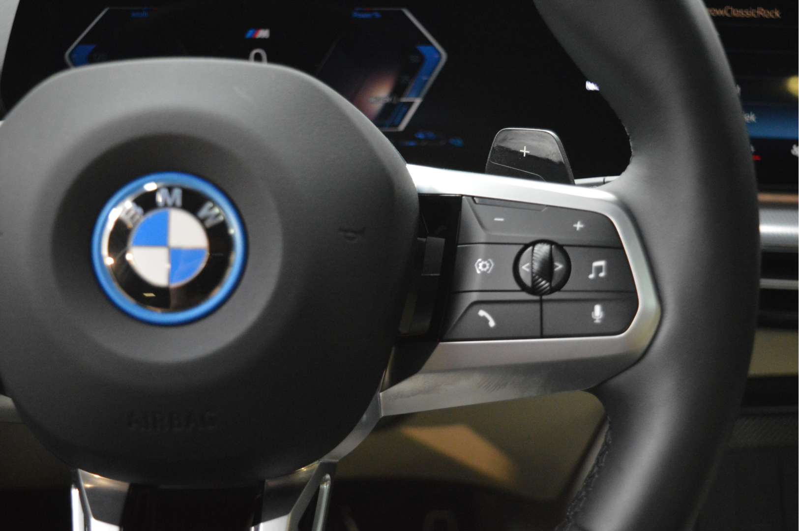 BMW X1 High Executive XDrive25e - 2025 - Joinsteer - #15