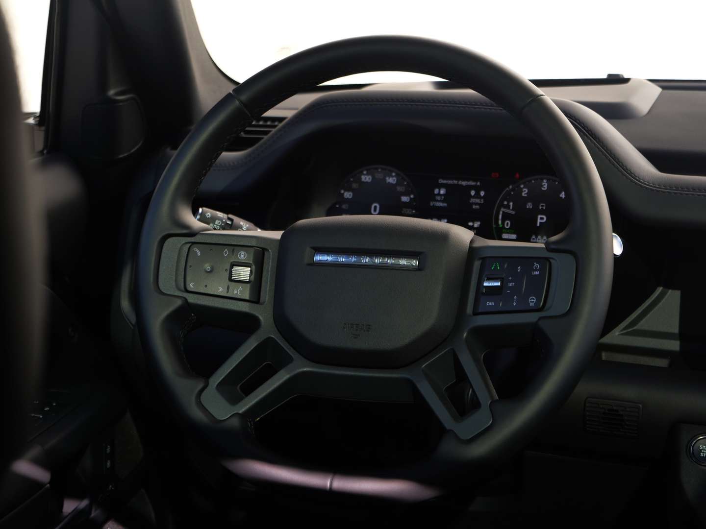 Land Rover Defender X-Dynamic HSE P300e - 2025 - Joinsteer - #4