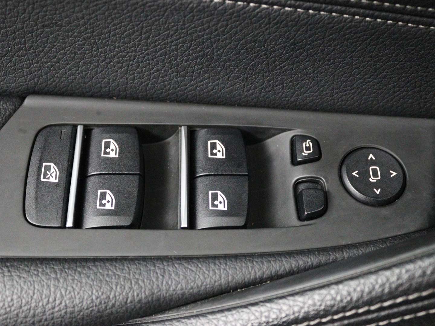 BMW Série 5 Business Edition Plus 530e - 2022 - Joinsteer - #3