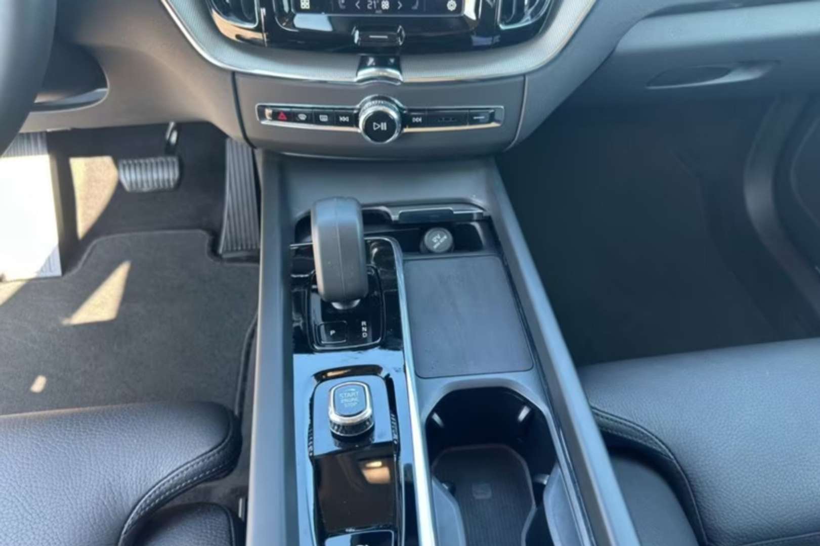 Volvo XC60 Plus B4 - 2024 - Joinsteer - #10