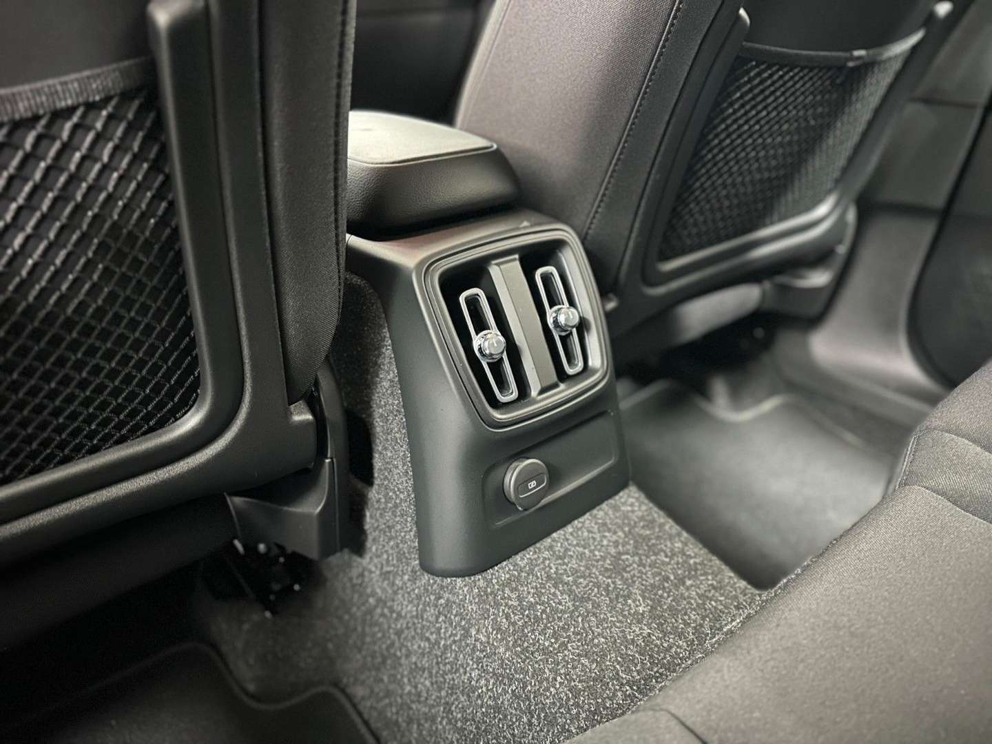 Volvo XC40 R-Design Recharge - 2021 - Joinsteer - #25