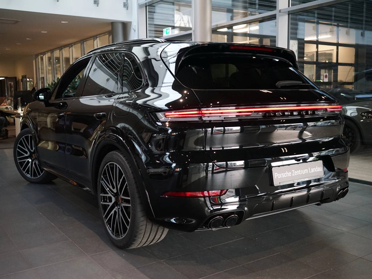 Porsche Cayenne E3 II S E-Hybrid - 2025 - Joinsteer - #3