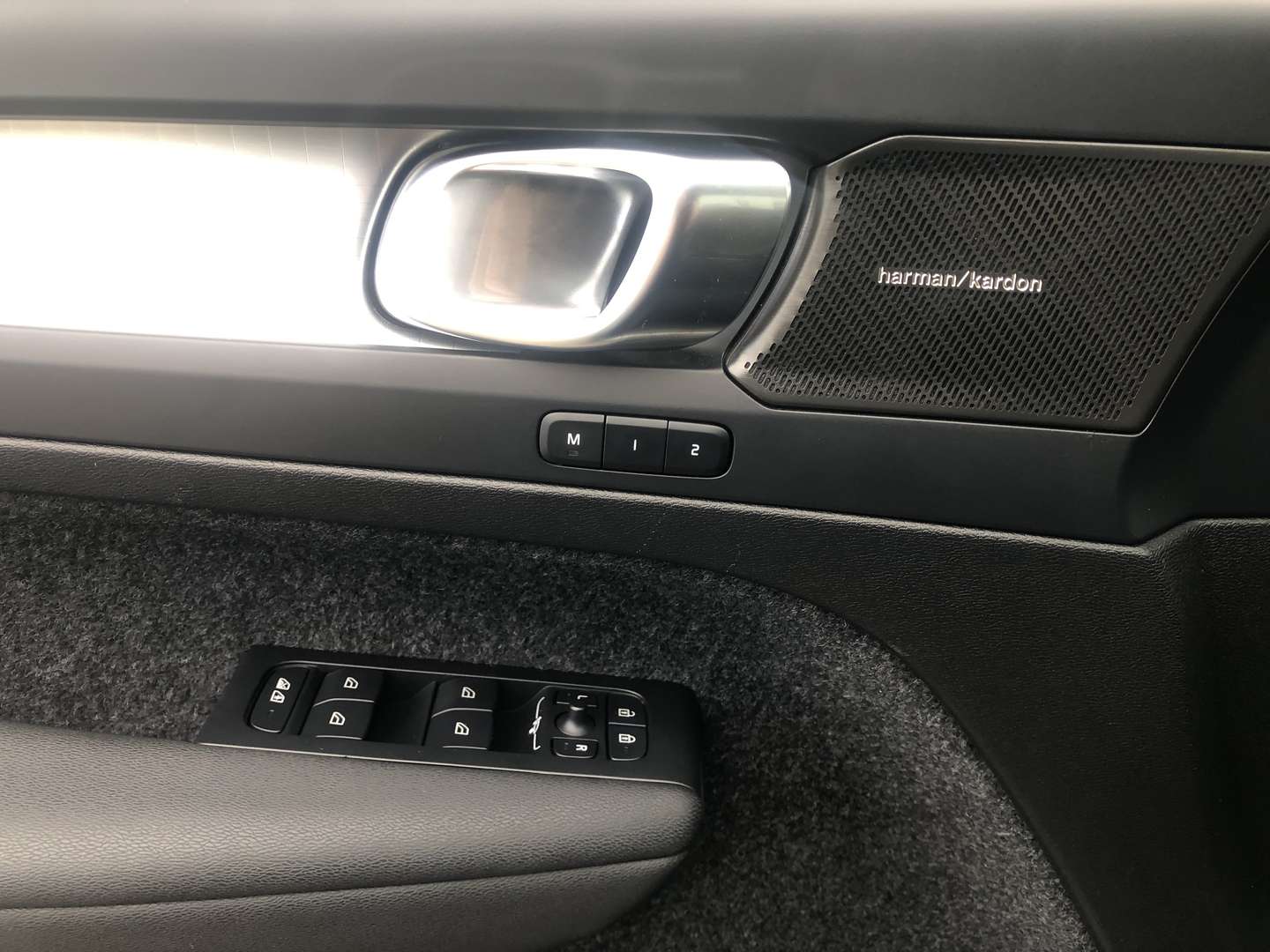 Volvo XC40 Plus B3 - 2025 - Joinsteer - #18